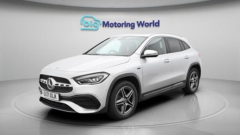 Used Mercedes GLA250 Exclusive 218 HP (160 kW) 2021 Silver SUV