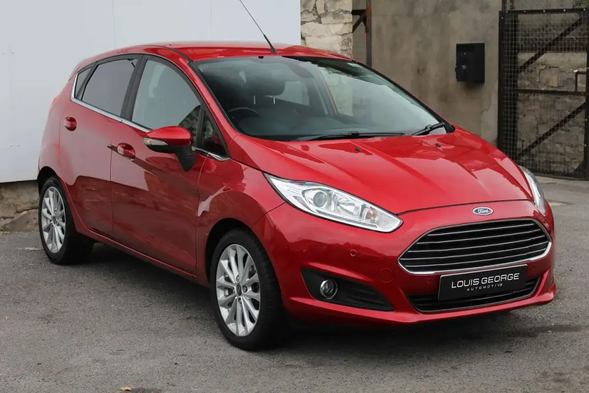 Used Ford Fiesta Titanium X 100 HP (73 kW) 2017 Red Hatchback