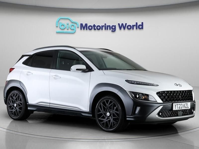 White Used 2023 Hyundai Kona Premium SUV | £14,200 (Good price) - Image 1/4
