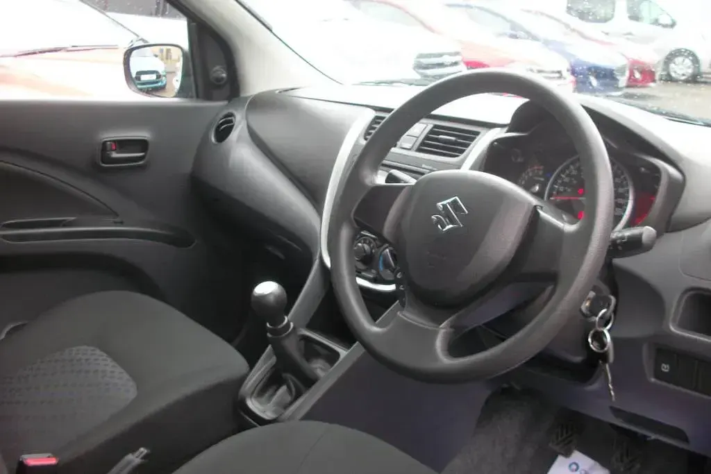 Used Suzuki Celerio SZ3 68 HP (50 kW) 2016 Silver Hatchback