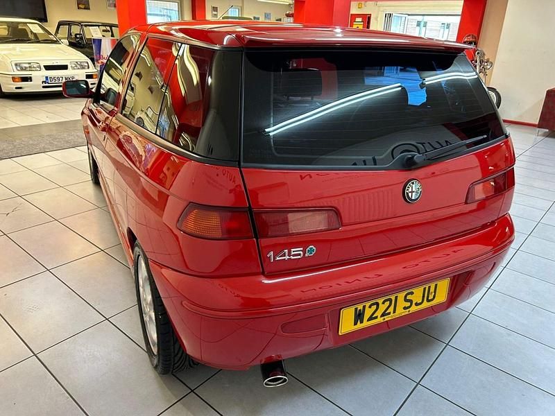 Used Alfa Romeo 145 155 HP (114 kW) 2000 Red Hatchback
