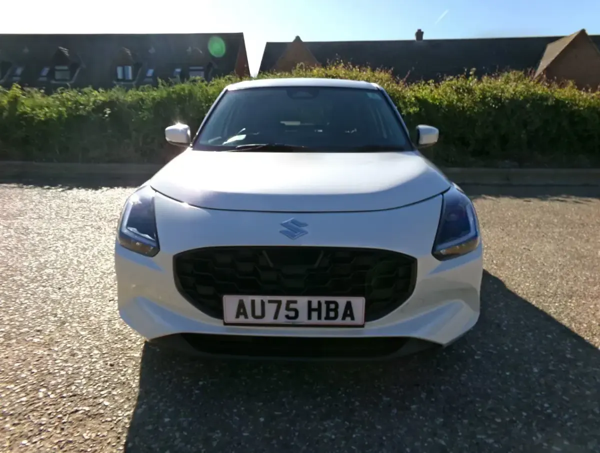 Używany Suzuki Swift 2025 Biały Hatchback