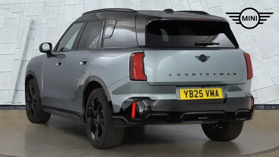 Used Mini Countryman 168 HP (123 kW) 2025 Green SUV