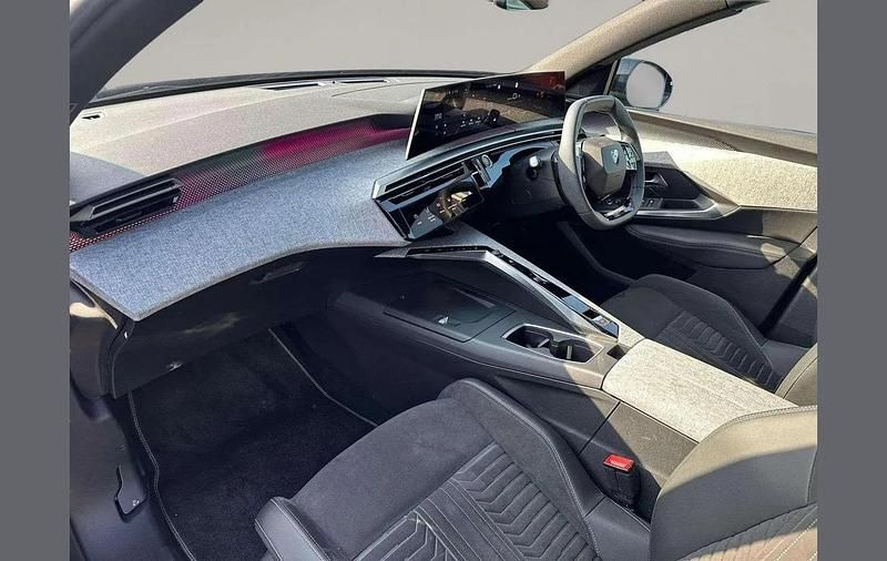 Used Peugeot e-3008 GT 156 kW (213 HP) 2025 Grey SUV