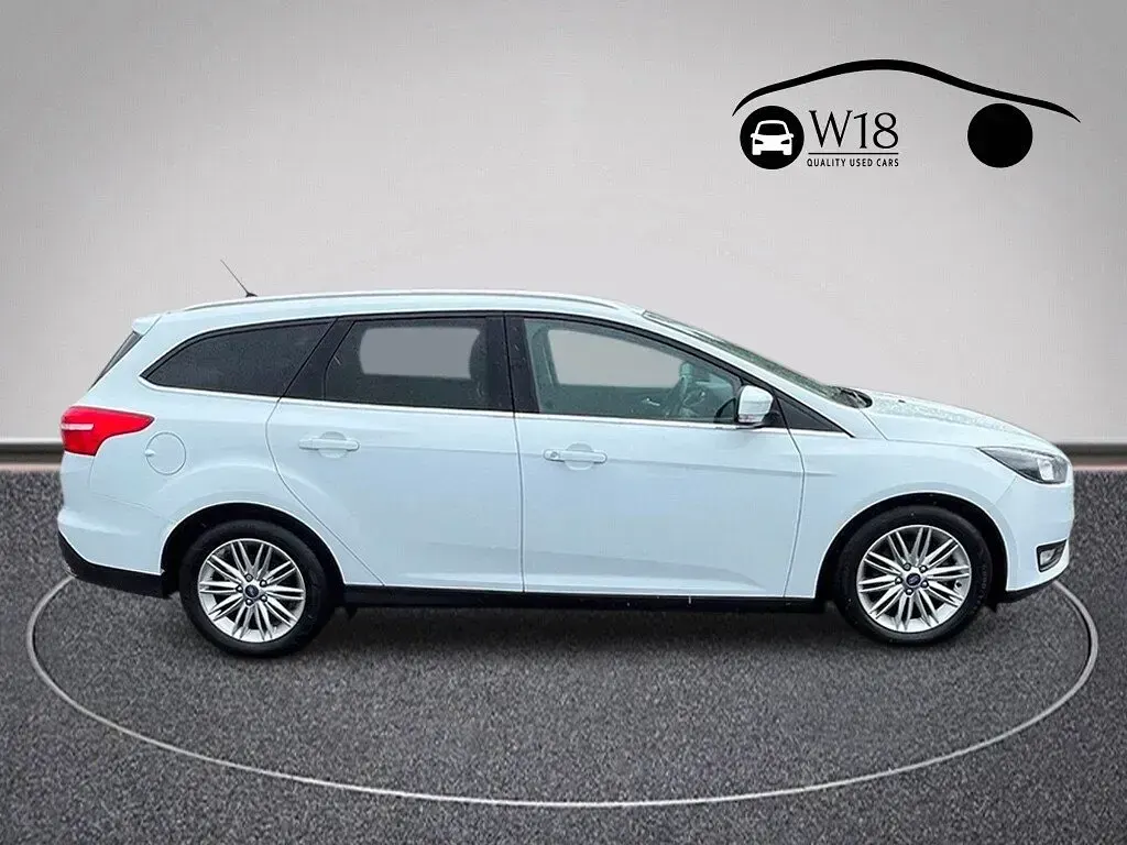 Used Ford Focus Zetec 120 HP (88 kW) 2018 White Estate