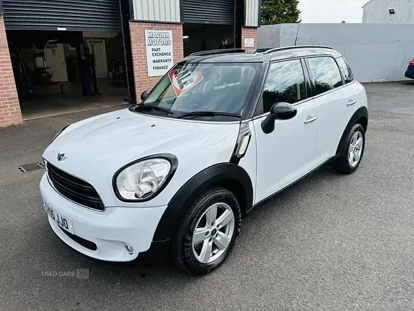 Used Mini Cooper 122 HP (89 kW) 2015 White Hatchback