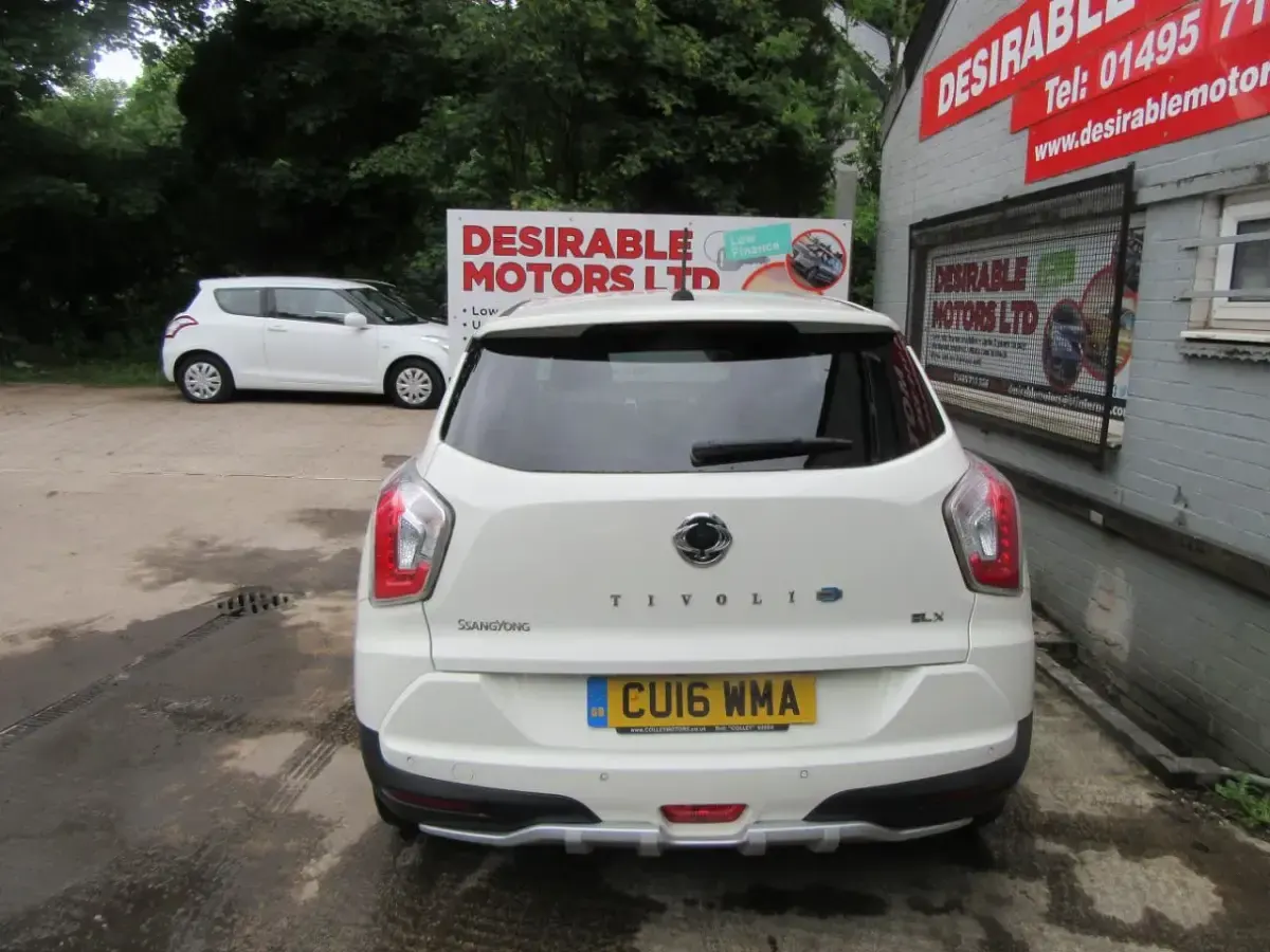Used SsangYong Tivoli 115 HP (84 kW) 2016 White SUV