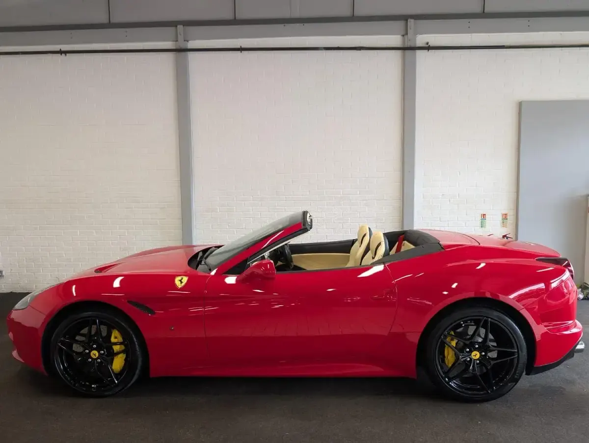 Used Ferrari California 560 HP (411 kW) 2015 Red Cabriolet