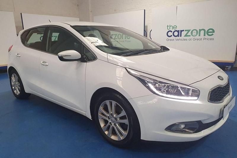 White Used 2014 Kia Ceed 2 Hatchback | £2,999 (Good price) - Image 1/1