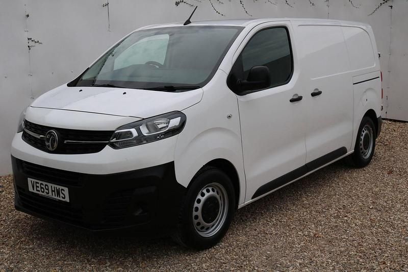 White Used 2019 Vauxhall Vivaro Edition Van | £7,999 (Super price) - Image 1/4
