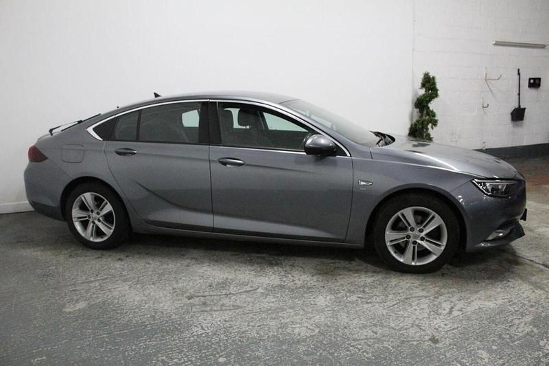 Second-hand Vauxhall Insignia Sport 2018 Gri Hatchback