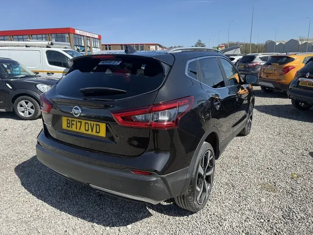 Używany Nissan Qashqai Tekna 110 KM (80 kW) 2017 Czarny SUV
