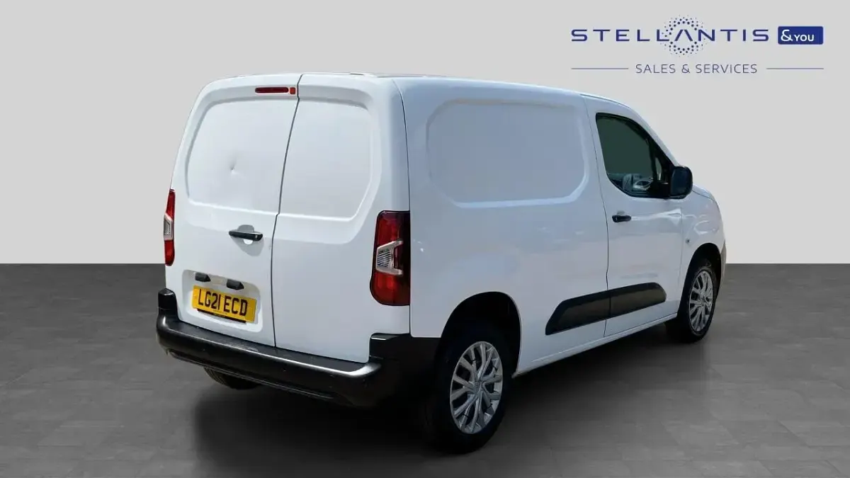 Used Citroën Berlingo 101 HP (74 kW) 2021 White MPV