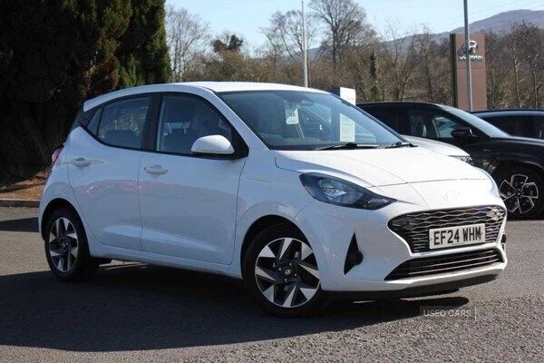 White Used 2024 Hyundai i10 Advanced Hatchback | £15,390 (Fair price) - Image 1/4