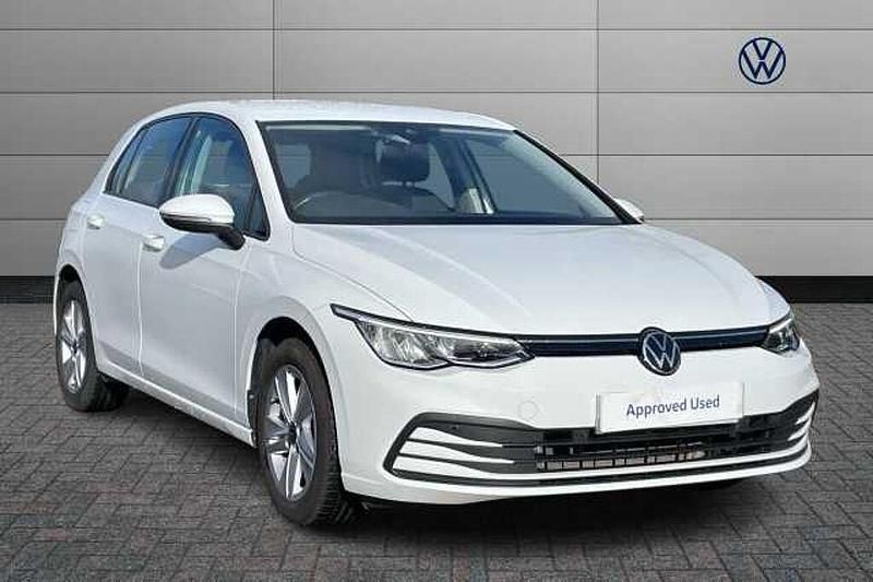 Begagnad VW Golf VIII 130 HK (95 kW) 2022