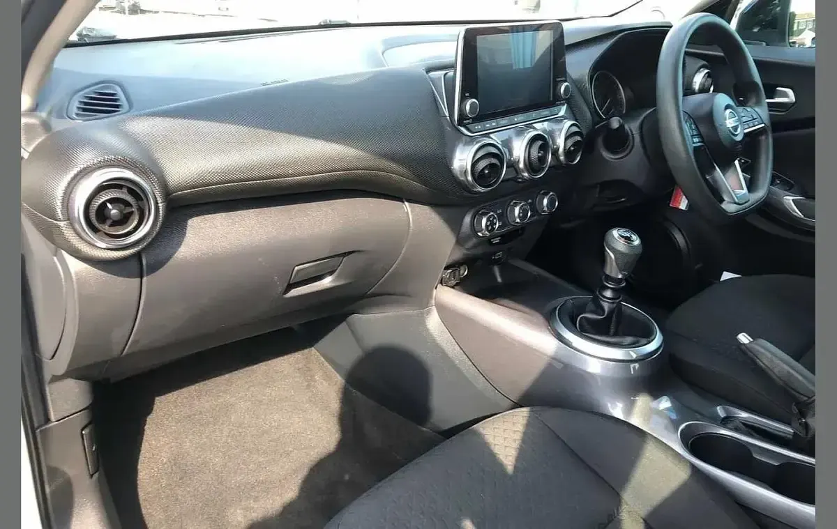 Used Nissan Juke Acenta 112 HP (82 kW) 2022 White SUV
