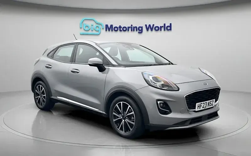 Käytetty Ford Puma Titanium 155 HP (114 kW) 2023 Hopea Katumaasturi