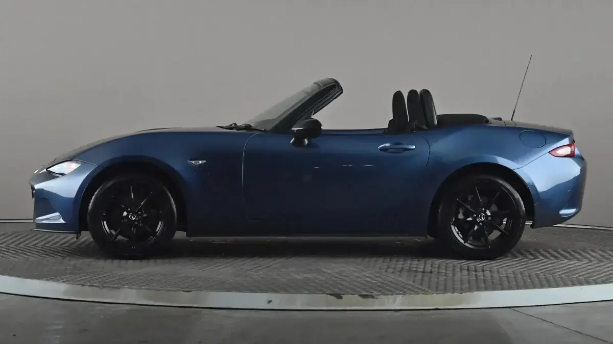 Used Mazda MX5 132 HP (97 kW) 2018 Blue Cabriolet
