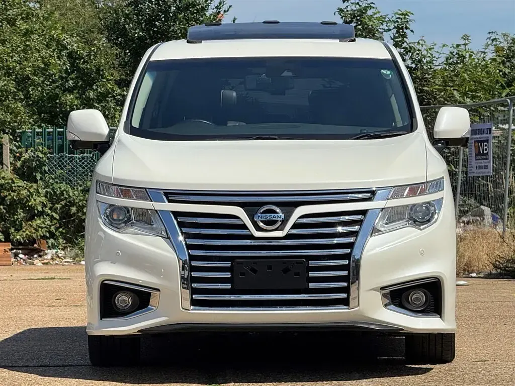 Used Nissan Elgrand Premium Edition 2020 White MPV
