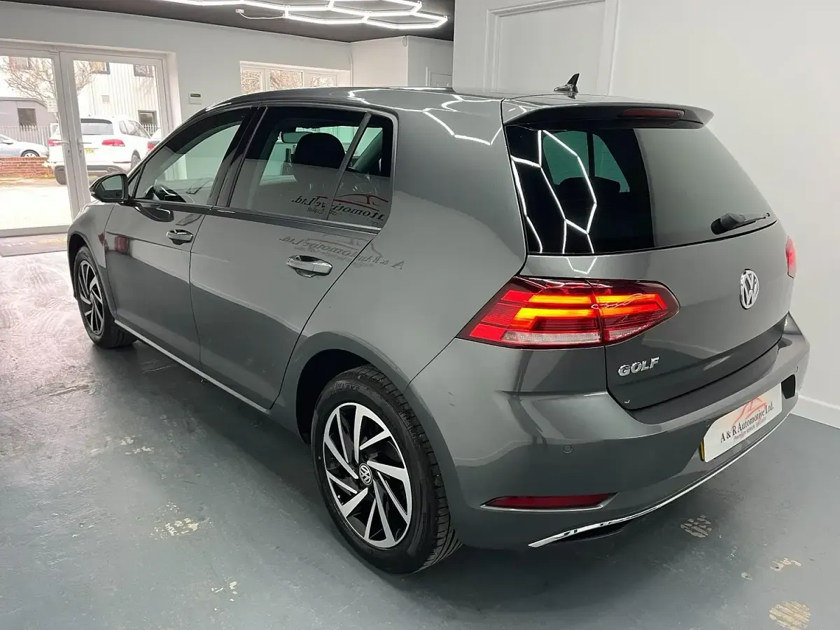Used VW Golf VII Edition 115 HP (84 kW) 2021 Grey Hatchback