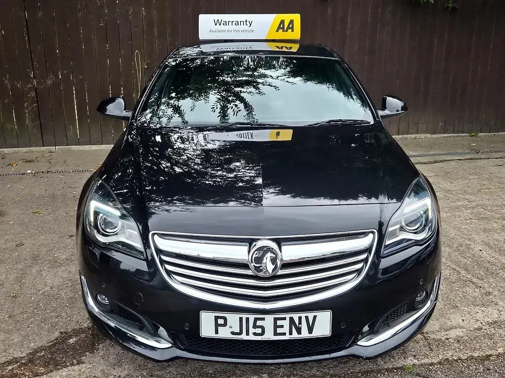 Used Vauxhall Insignia Edition 140 HP (102 kW) 2015 Black Hatchback