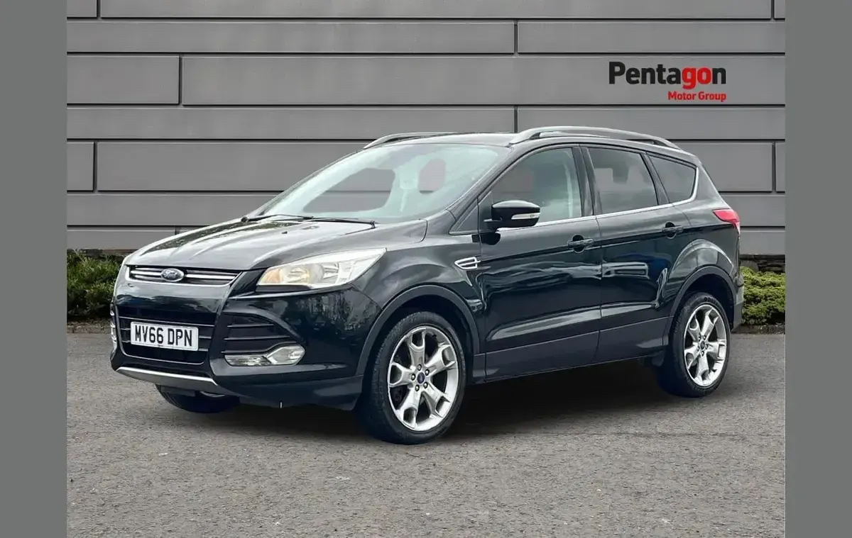 Used Ford Kuga Titanium 150 HP (110 kW) 2016 Black SUV
