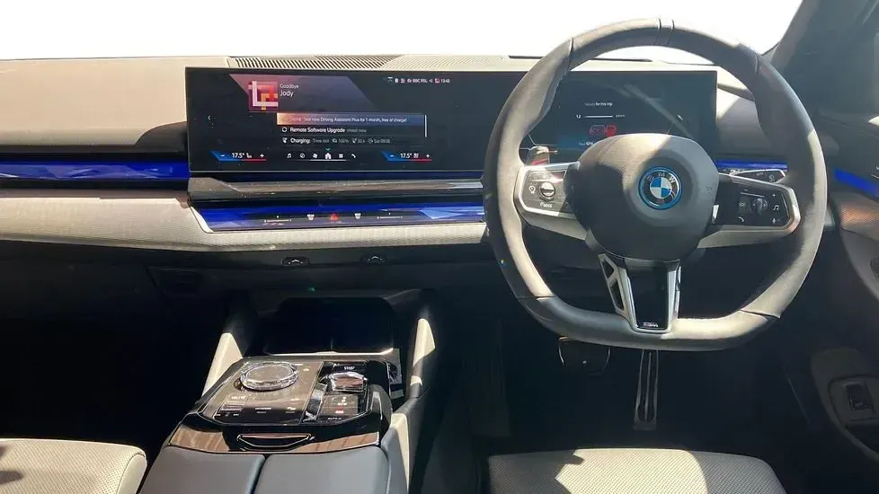 Used BMW i5 M Sport 246 kW (335 HP) 2026 Red Estate