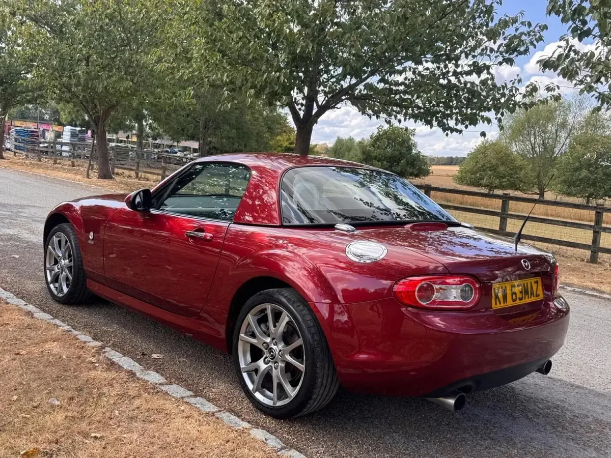 Used Mazda MX5 Edition 126 HP (92 kW) 2013 Red Cabriolet
