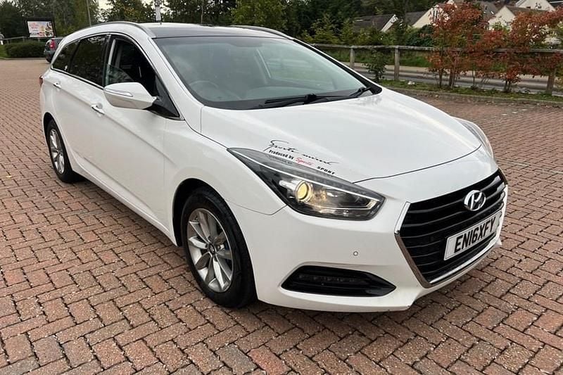 White Used 2016 Hyundai i40 SE Estate | £3,495 (Fair price) - Image 1/1