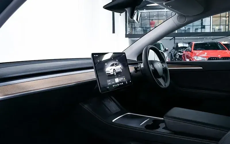 Used Tesla Model Y Standard Range 219 kW (299 HP) 2024 White SUV