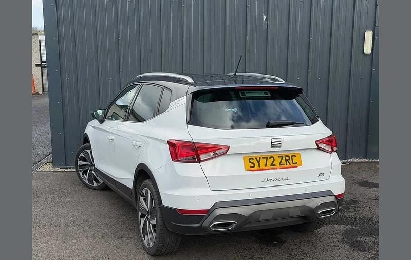 Used Seat Arona FR 110 HP (80 kW) 2023 White SUV