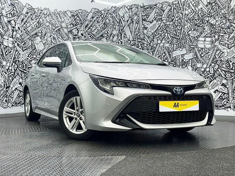 Used Toyota Corolla 122 HP (89 kW) 2019 Silver Hatchback