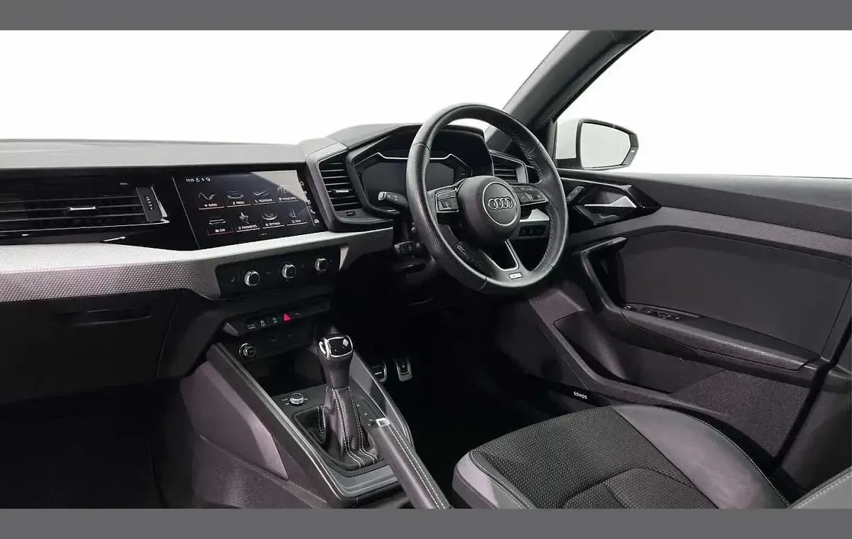 Used Audi A1 S-Line 108 HP (79 kW) 2023 White SUV