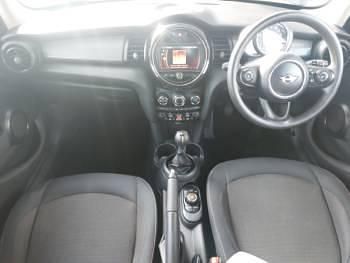 Used Mini Cooper Classic 136 HP (100 kW) 2019 White Hatchback