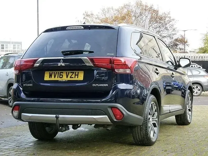 Used Mitsubishi Outlander 2016 Blue SUV