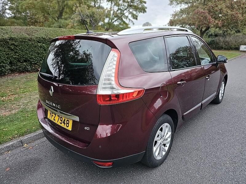 Used Renault Grand Scénic III Dynamique 2015 Red MPV