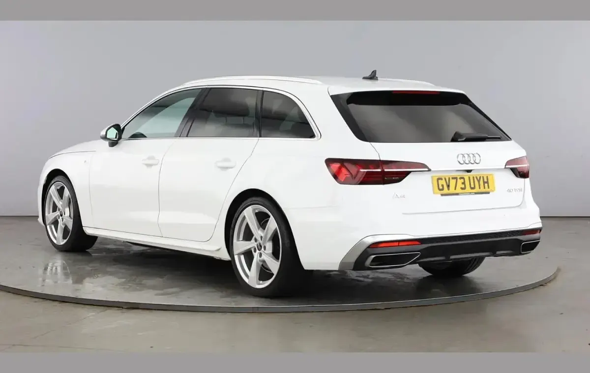 Used Audi A4 S-Line 200 HP (147 kW) 2024 White Estate
