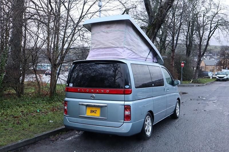 Used Nissan Elgrand 2006 Blue MPV