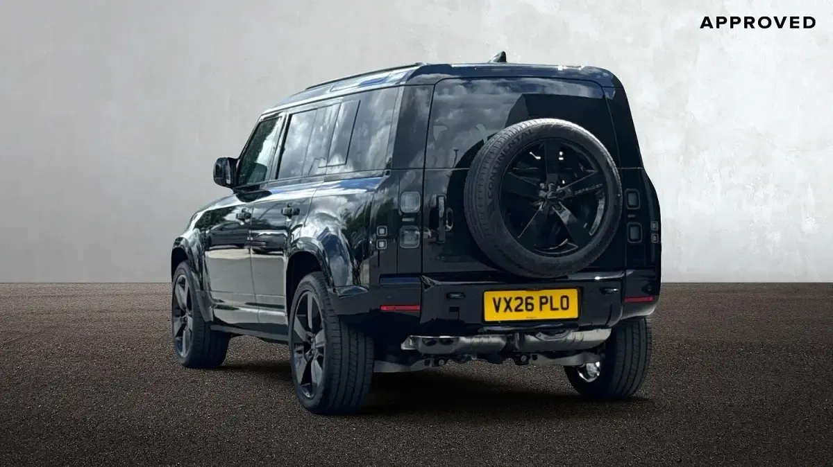Used Land Rover Defender SE Dynamic 2026 SUV