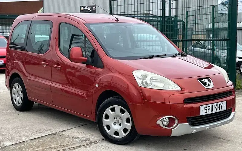 Used Peugeot Partner Tepee S 92 HP (67 kW) 2011 MPV