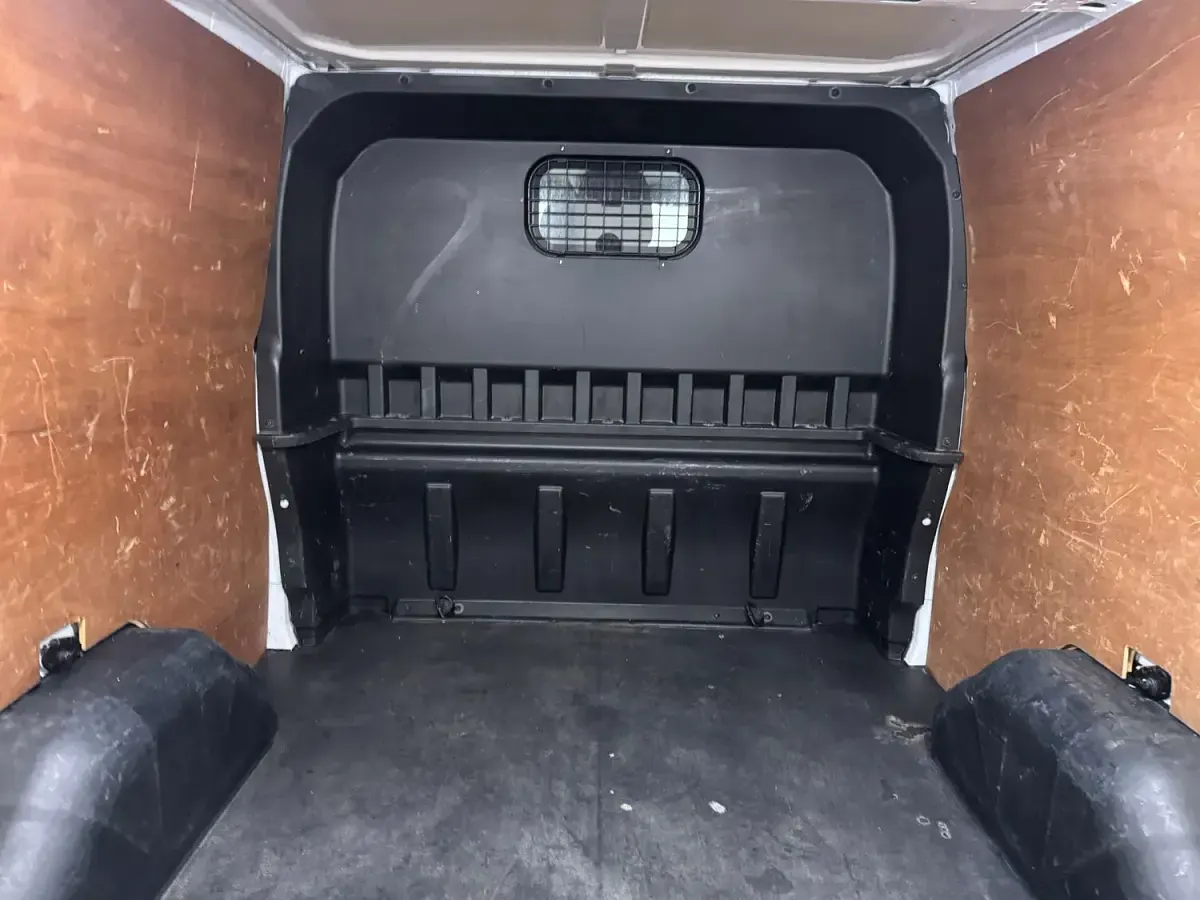 Used Ford Transit Custom Limited 130 HP (95 kW) 2019 White Van
