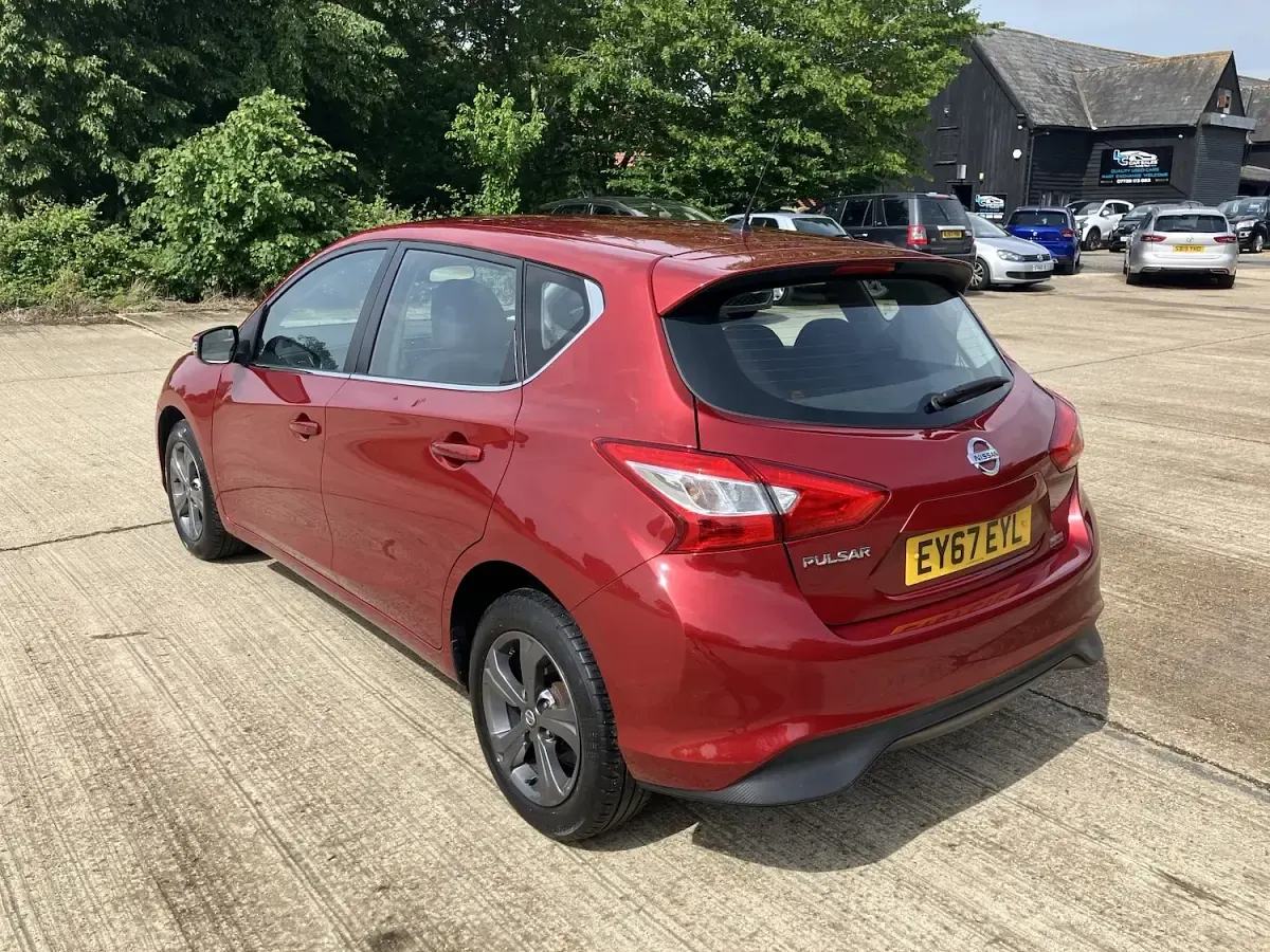 Used Nissan Pulsar Acenta 115 HP (84 kW) 2017 Red Hatchback