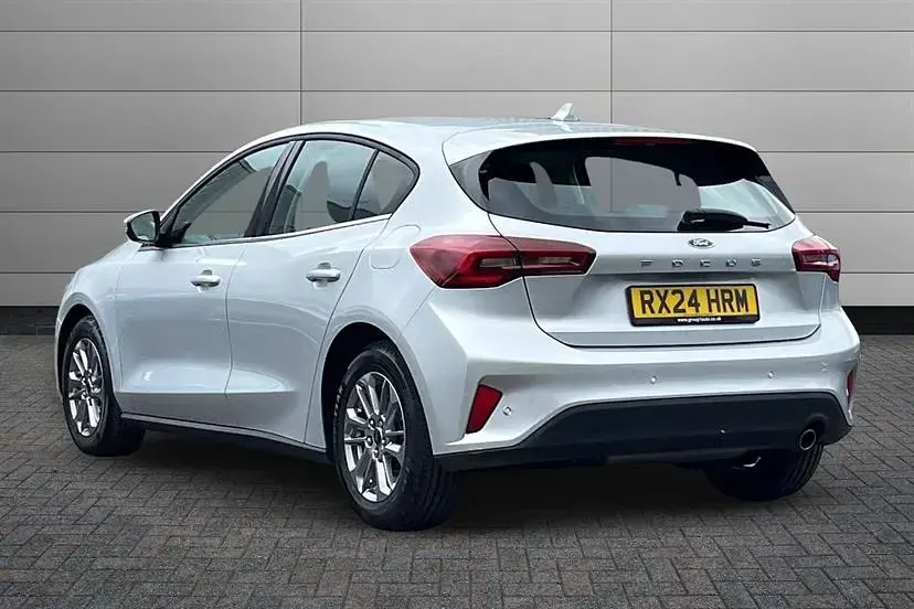 Usado Ford Focus Titanium 125 HP (91 kW) 2024 Prateado Citadino