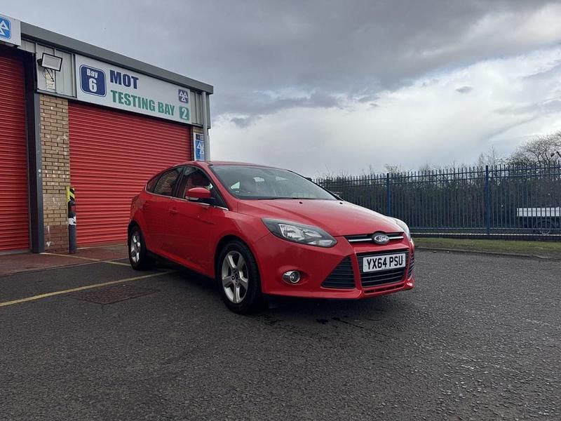 Used Ford Focus Zetec 115 HP (84 kW) 2014 Red Hatchback