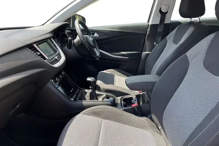 Used Vauxhall Grandland X 130 HP (95 kW) 2020 Grey SUV