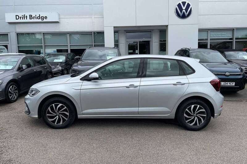 Used VW Polo Life 95 HP (69 kW) 2023 Silver Hatchback