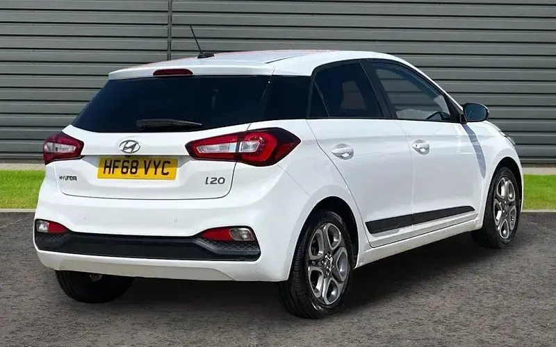 Used Hyundai i20 Premium 101 HP (74 kW) 2020 Hatchback