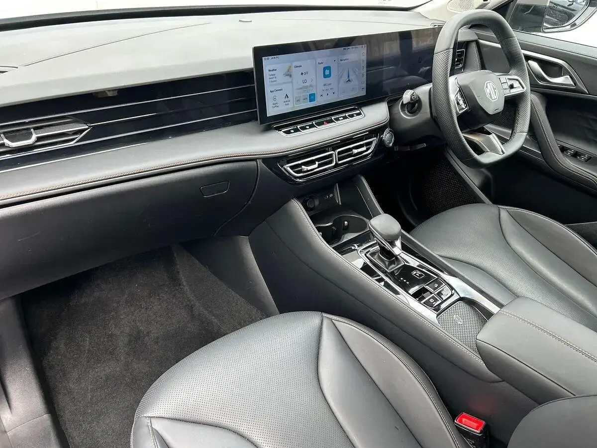 Usado MG HS Trophy 224 HP (164 kW) 2025 Prateado SUV