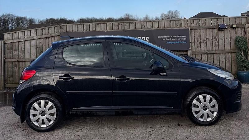 Używany Peugeot 207 S 68 KM (50 kW) 2010 Czarny Hatchback