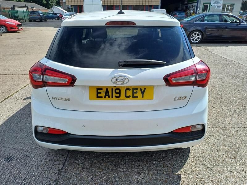 Używany Hyundai i20 Premium 2019 Biały Hatchback